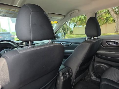 Used 2019 Nissan Rogue SV w/ Premium Package AWD/4WD image 12