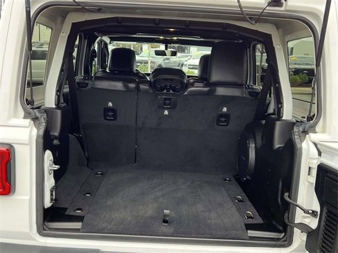 Used 2019 Jeep Wrangler Unlimited Sahara image 8