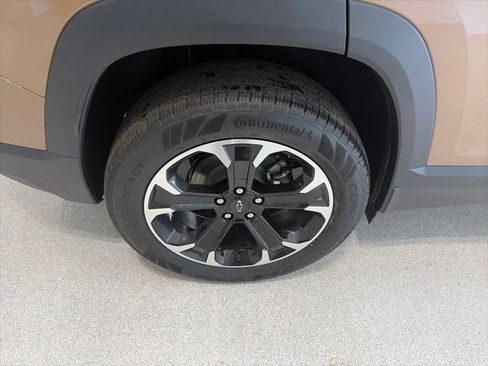 New 2027 Chevrolet Equinox LT w/ Convenience Package II FWD image 7