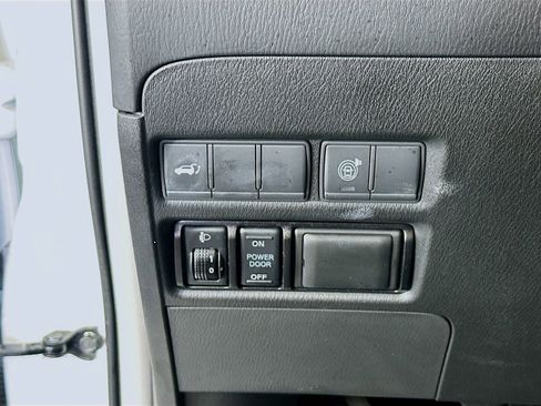 Used 2018 Nissan Armada SL w/ Premium Package AWD/4WD image 10
