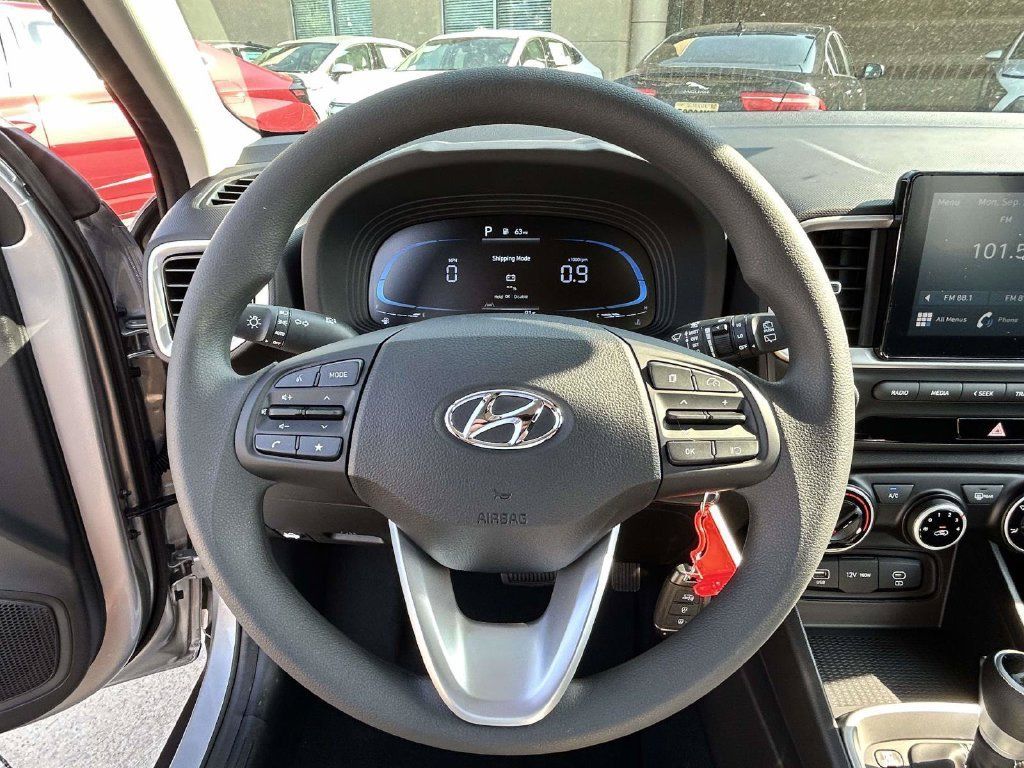 New 2026 Hyundai Venue SE FWD image 5