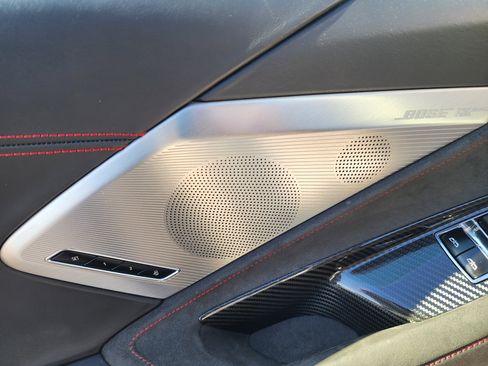 Used 2022 Chevrolet Corvette Stingray Premium Cpe w/ Z51 Performance Package image 17