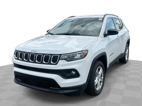 Used 2023 Jeep Compass Latitude w/ Convenience Group AWD/4WD image 24