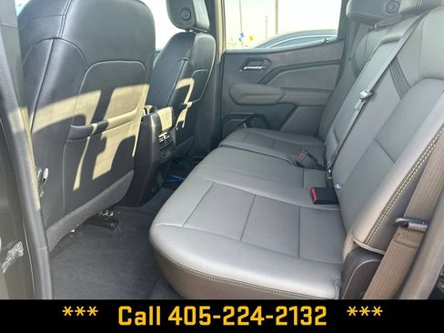 Used 2024 Chevrolet Colorado ZR2 w/ ZR2 Convenience Package III AWD/4WD image 20