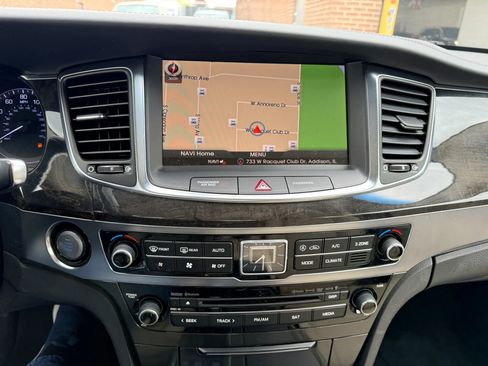 Used 2014 Hyundai Equus Signature RWD image 8