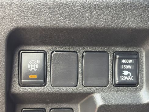 Certified 2024 Nissan Frontier SL w/ Technology Package image 23