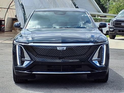 Used 2024 Cadillac Lyriq Luxury w/ LPO, Floor Liner Package AWD/4WD image 2
