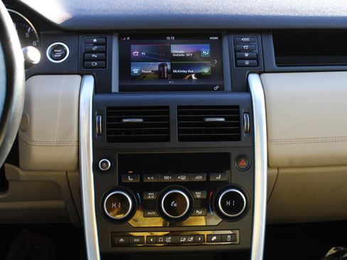 Used 2016 Land Rover Discovery Sport HSE image 13