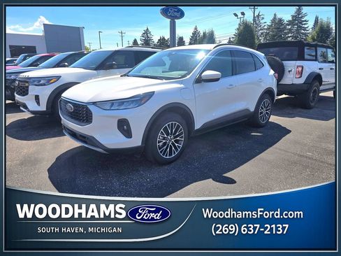 Certified 2026 Ford Escape SE FWD image 1