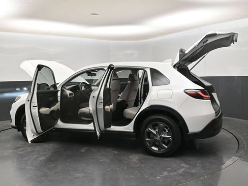Used 2027 Honda HR-V LX image 26