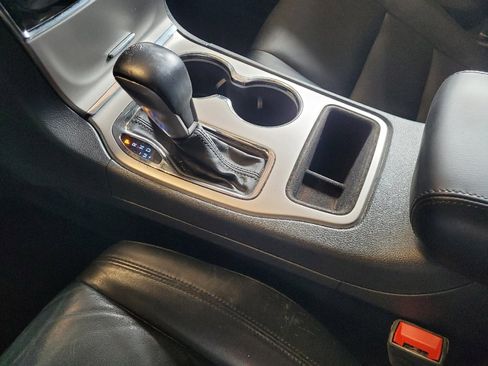 Used 2019 Jeep Grand Cherokee Limited RWD image 26
