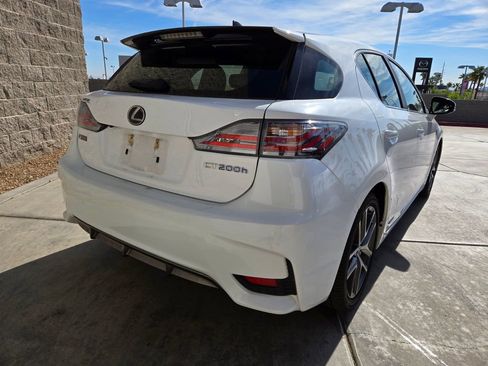 Used 2015 Lexus CT 200h w/ Navigation Package image 4