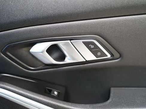 Used 2019 BMW 330i Sedan w/ Convenience Package RWD image 47