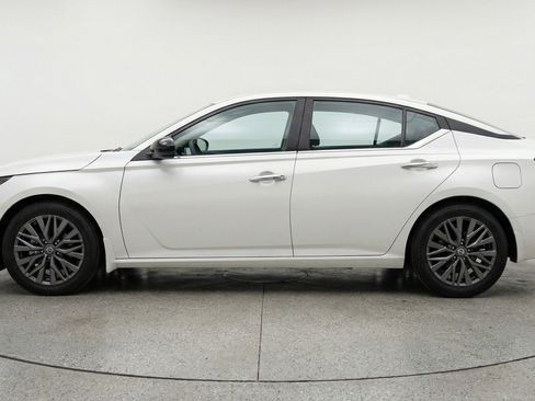 Used 2025 Nissan Altima 2.5 SV image 5