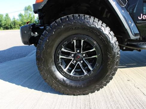 Used 2025 Jeep Wrangler Unlimited Rubicon AWD/4WD image 29