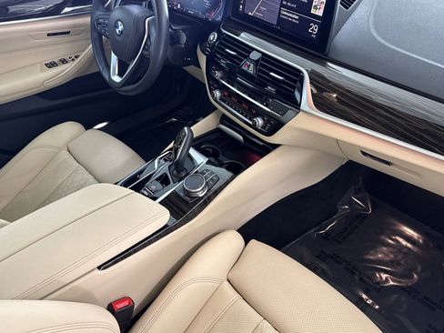 Used 2023 BMW 530i w/ Convenience Package RWD image 33