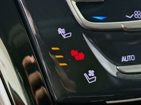 Used 2019 Cadillac Escalade Premium Luxury w/ Escalade Sport Edition image 23