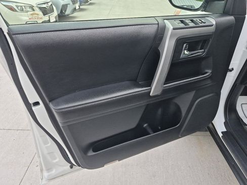 Used 2017 Toyota 4Runner SR5 Premium AWD/4WD image 14