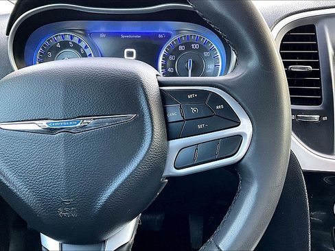 Used 2023 Chrysler 300 Touring L RWD image 18
