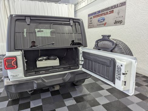 Used 2020 Jeep Wrangler Unlimited Sport S AWD/4WD image 9