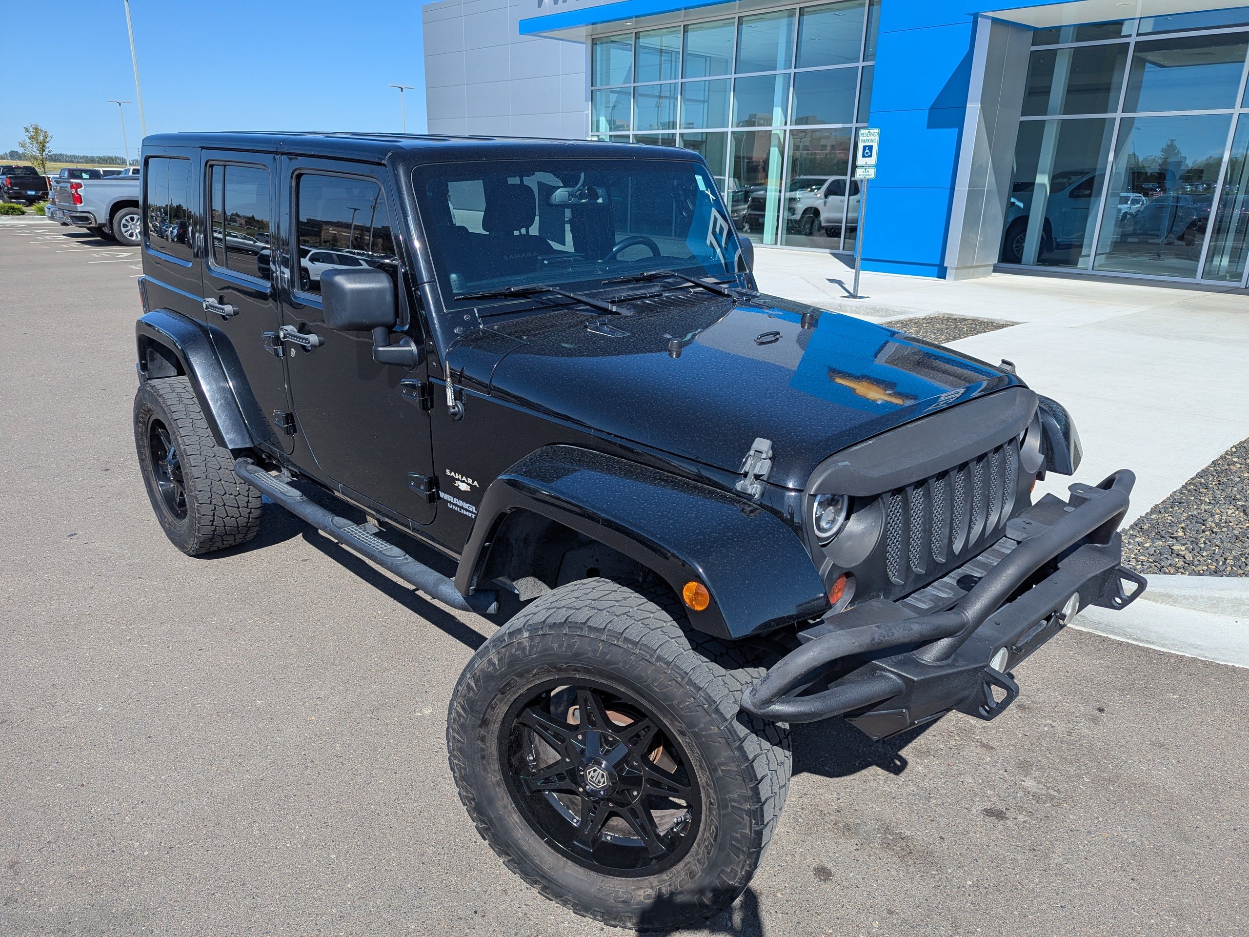 Used 2013 Jeep Wrangler Unlimited Sahara w/ Connectivity Group AWD/4WD image 3