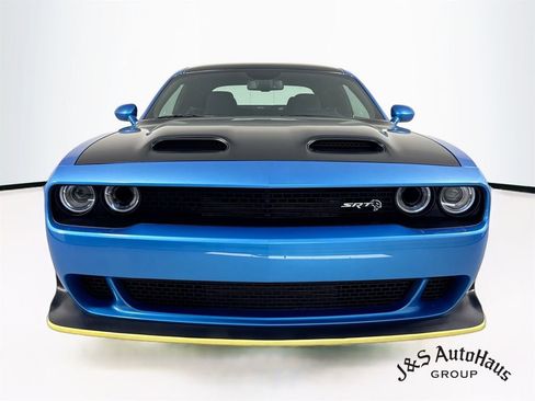 Used 2023 Dodge Challenger SRT Hellcat RWD image 2