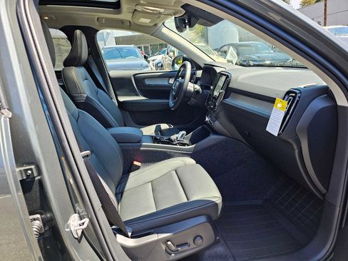 Certified 2024 Volvo XC40 B5 Ultimate w/ Protection Package Premier AWD/4WD image 10