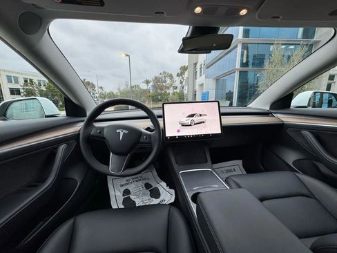 Used 2022 Tesla Model 3 image 17