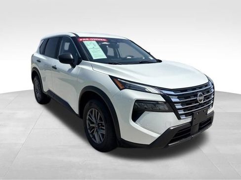 Used 2024 Nissan Rogue S AWD/4WD image 5