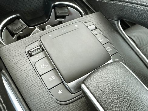 Used 2024 Mercedes-Benz GLE 450 GLE 450 4MATIC Sport Utility 4 image 19