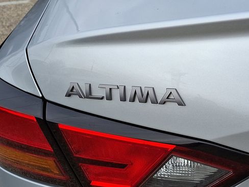 Used 2023 Nissan Altima 2.5 SV image 27