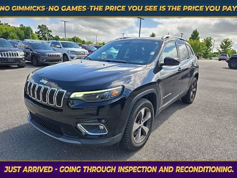 Used 2019 Jeep Cherokee Limited AWD/4WD image 3
