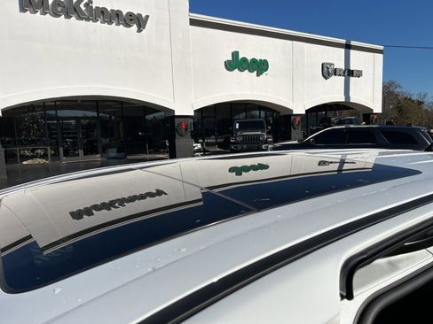 New 2026 Chrysler Pacifica Select image 21