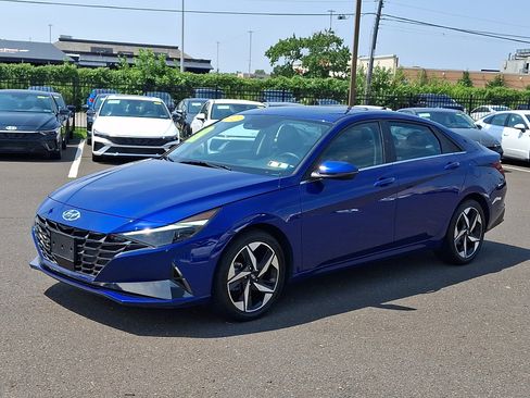 Certified 2023 Hyundai Elantra Limited FWD image 3