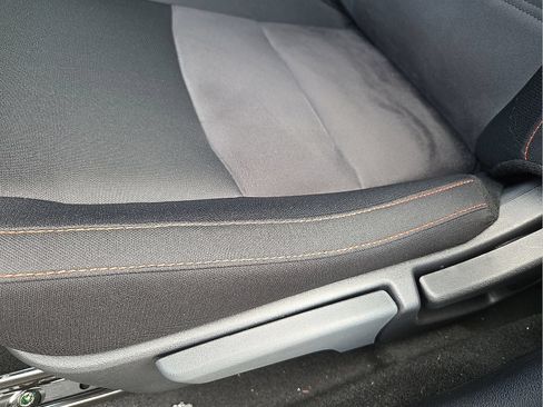 Used 2025 Nissan Sentra SR FWD image 39