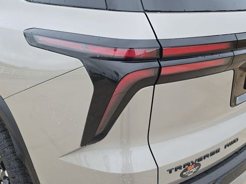New 2026 Chevrolet Traverse Z71 w/ Enhanced Driving Package AWD/4WD image 35