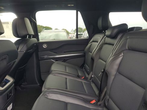 New 2025 Lincoln Navigator Reserve w/ Jet Appearance Package AWD/4WD image 11