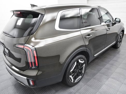Used 2024 Kia Telluride EX image 9