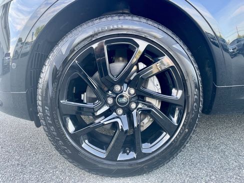 Certified 2025 Land Rover Discovery Dynamic SE AWD/4WD image 9