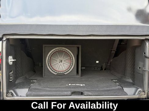 Used 2017 Jeep Wrangler Unlimited Sahara AWD/4WD image 19