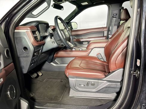 Used 2023 Ford Expedition Limited image 11
