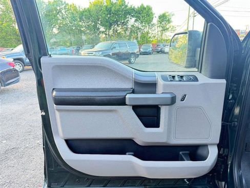 Used 2016 Ford F150 XLT w/ Equipment Group 302A Luxury image 12