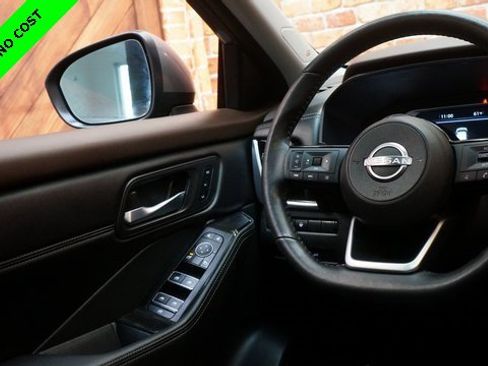 Used 2022 Nissan Rogue SL w/ SL Premium Package image 35