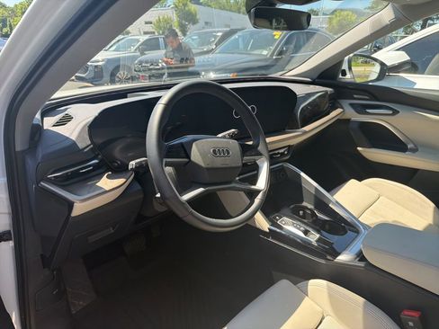 Used 2025 Audi Q5 Premium Plus w/ Premium Plus AWD/4WD image 5