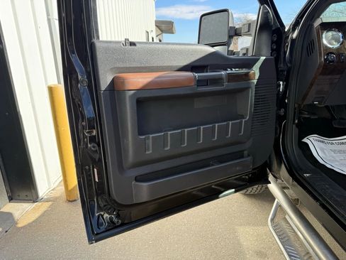 Used 2016 Ford F350 Platinum image 15