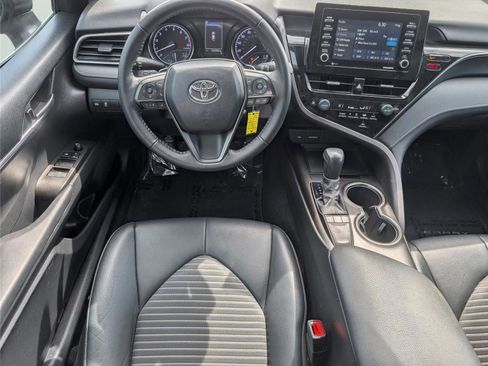 Used 2022 Toyota Camry SE image 28
