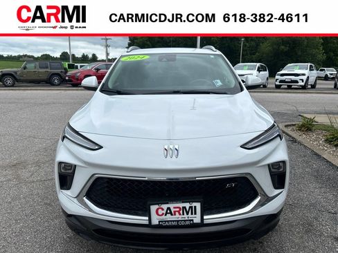 Used 2024 Buick Encore GX Sport Touring FWD image 2