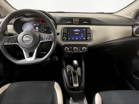 Used 2020 Nissan Versa SV FWD image 7