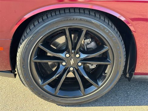 Used 2017 Dodge Challenger SXT Plus image 10