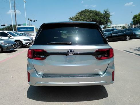 Used 2025 Honda Odyssey EX-L image 9